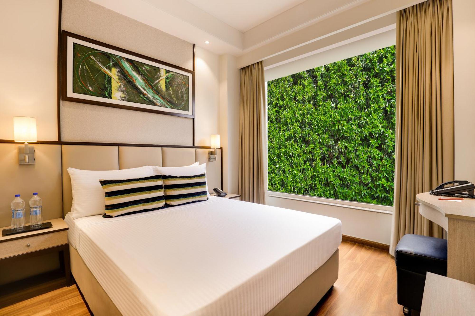 Sandal Suites By Lemon Tree Hotels Νόιντα Εξωτερικό φωτογραφία